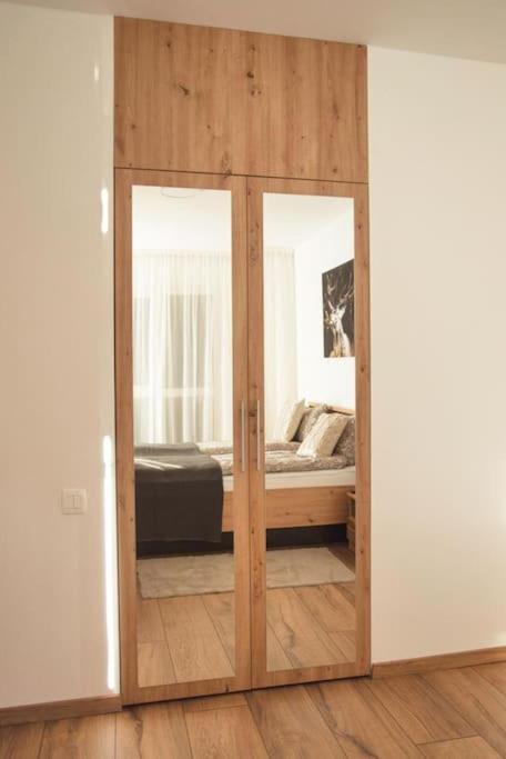 5 Dream Apartment 5 Cu Parcare Privata Oradea Exterior foto